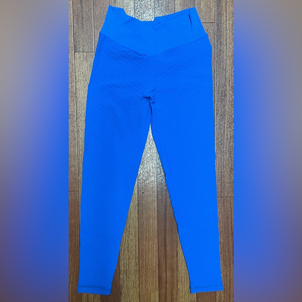Halara Honeycomb Scrunch Cross-Over Waist Leggings